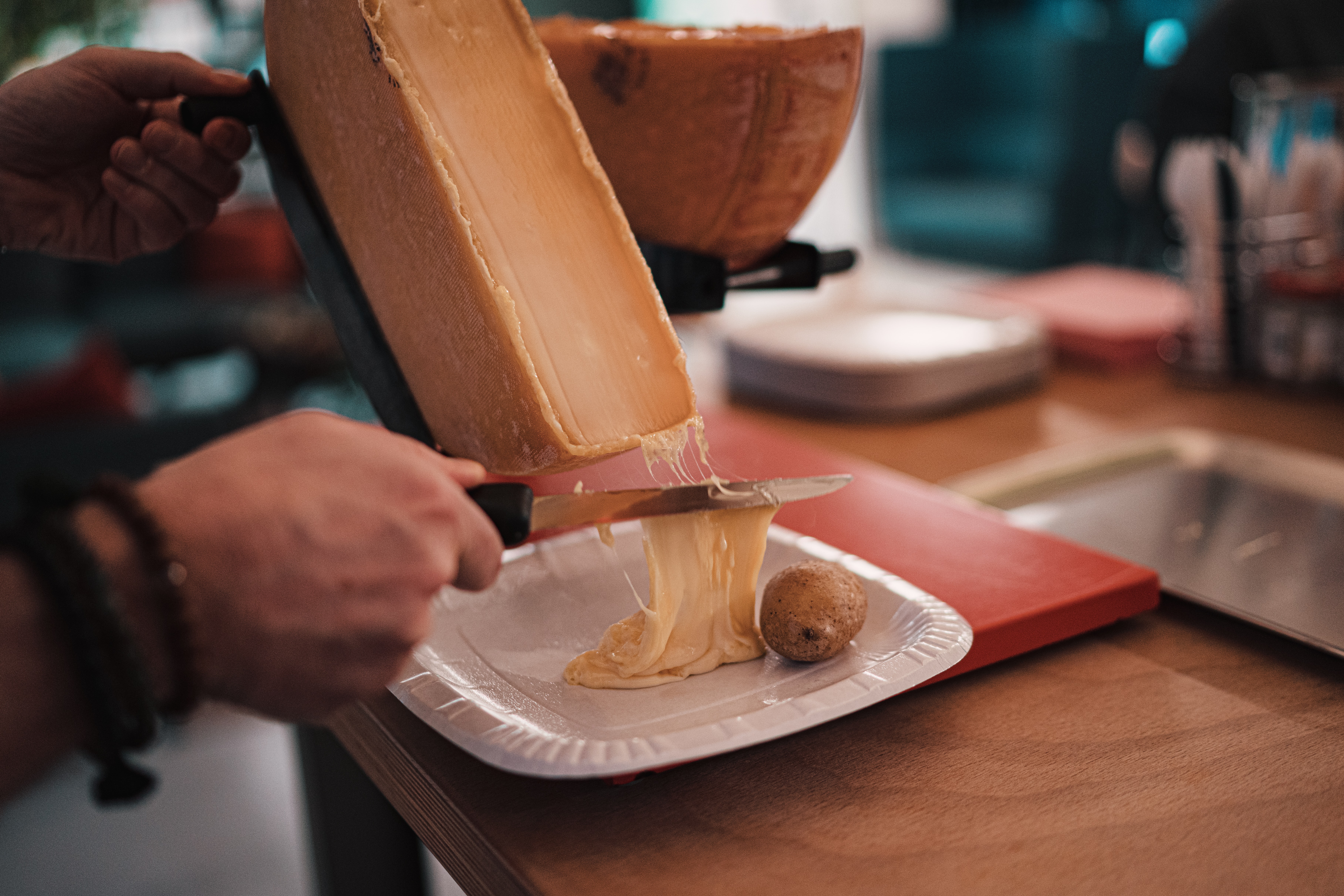 10 questions pour tout savoir sur le fromage à raclette - La Libre